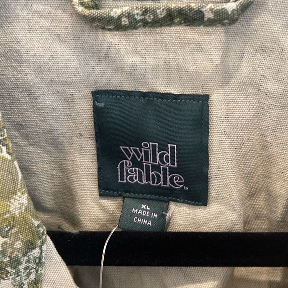 NWT Wild Fable Size XL Shirt Jacket Green Floral Cropped Canvas - Picture 4 of 7